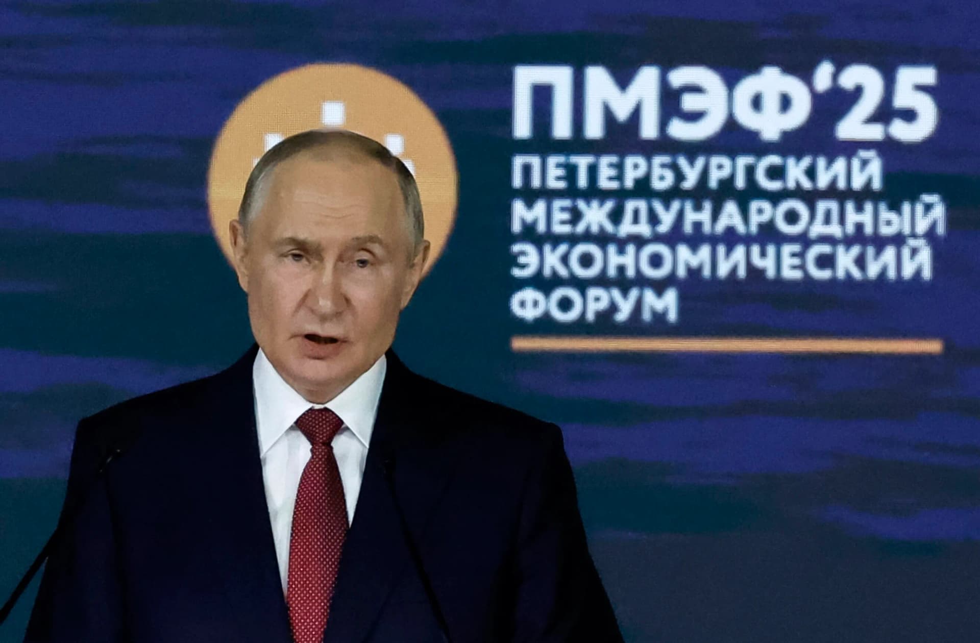 Що очікує російську економіку: рецесія чи «похолодання» з перспективою відновлення росту?