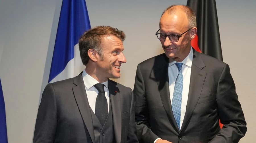 The nuclear umbrella over Germany: one idea, two positions