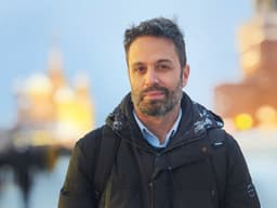 Photo of Xavier Colás